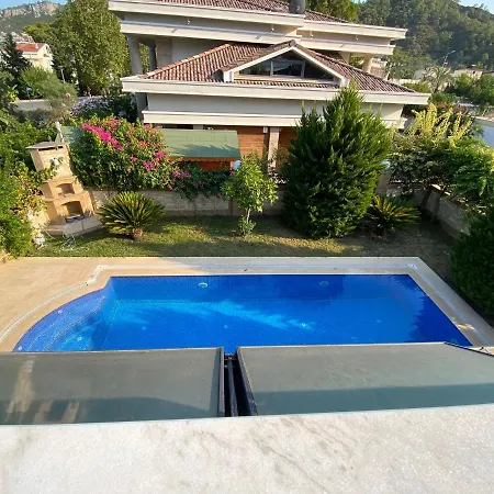 Bluehouse Kemer Merkezde Villa
