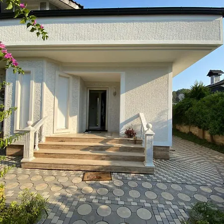 Bluehouse Kemer Merkezde Villa *